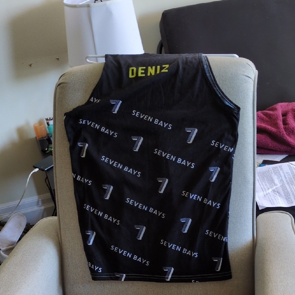 Nuvango Women's Sleeveless Tank - Picture 3 of 3